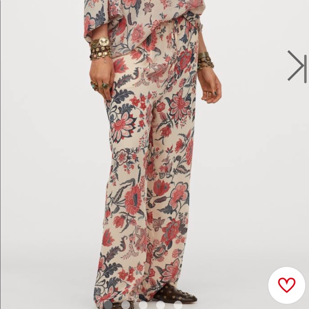 SABYASACHI & H&M Long widecut crêped chiffon pants